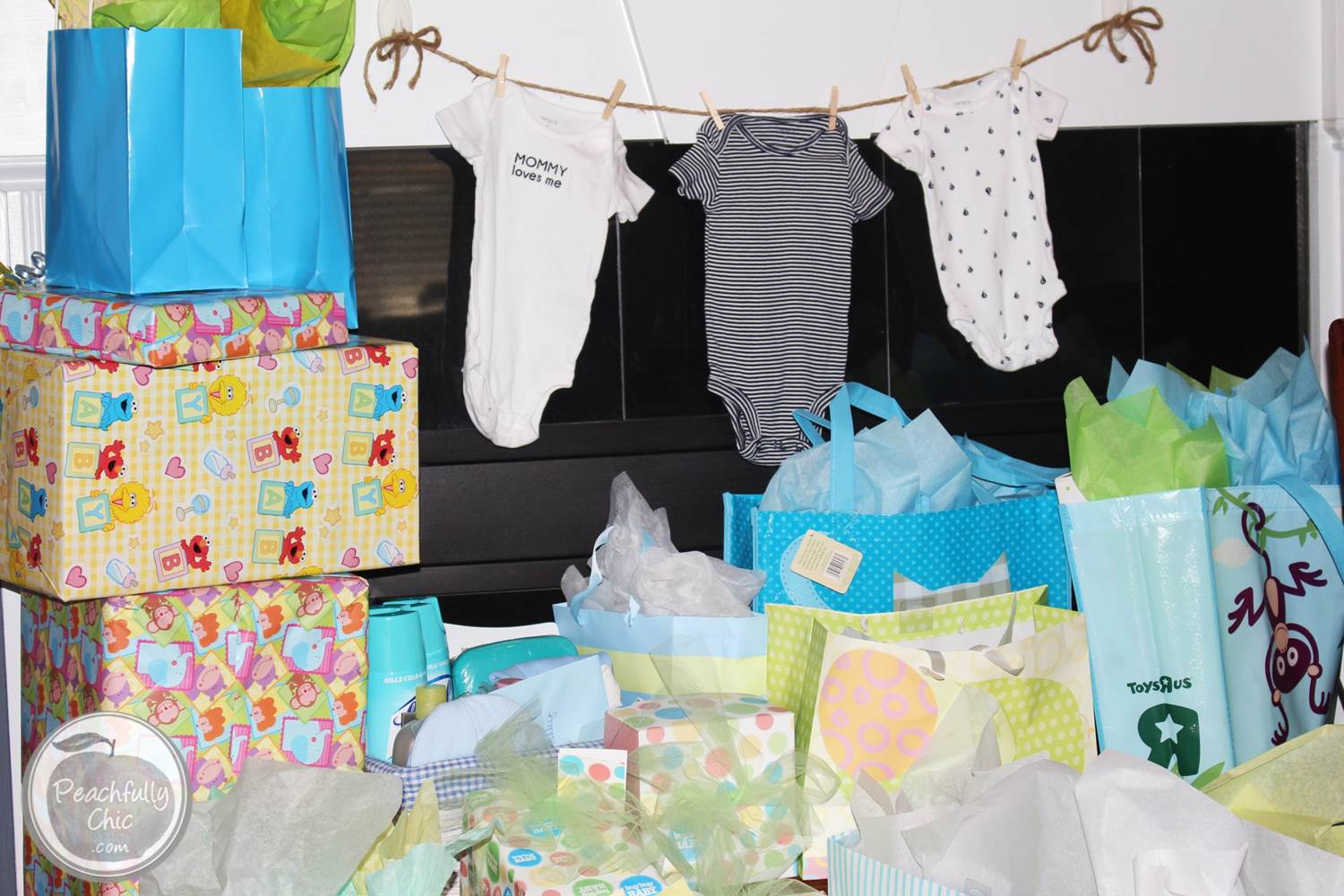 nautical-baby-shower-decor-ideas-presents-1