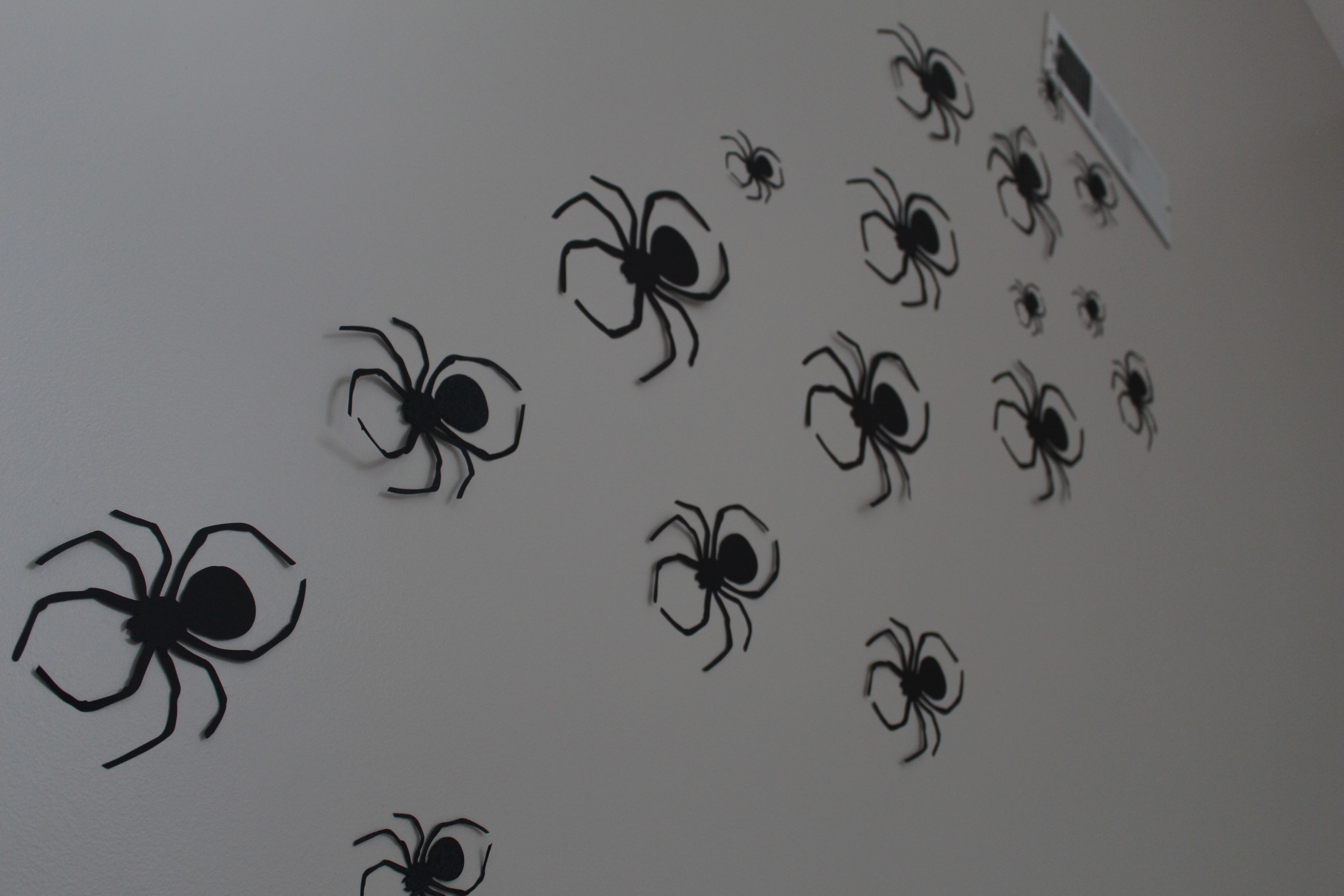 halloween-tablescape-black-gold-22
