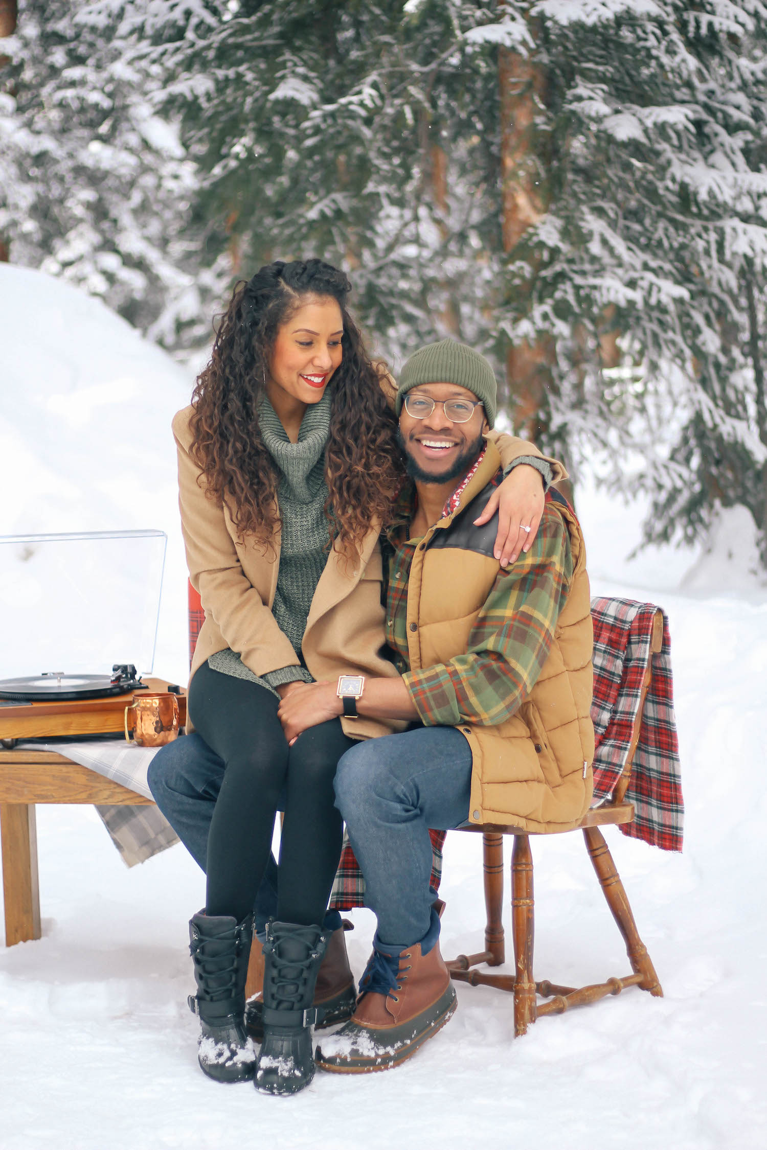 snow-engagement-photoshoot-couple-proposal-cold-weather-5