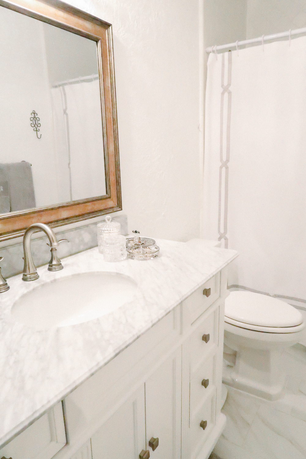 Bright-White-Bathroom-Makeover-13