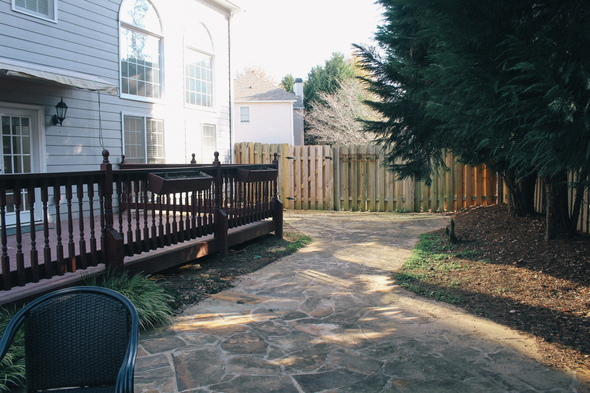 DIY-Backyard-Makeover-Tour-BEFORE-7824