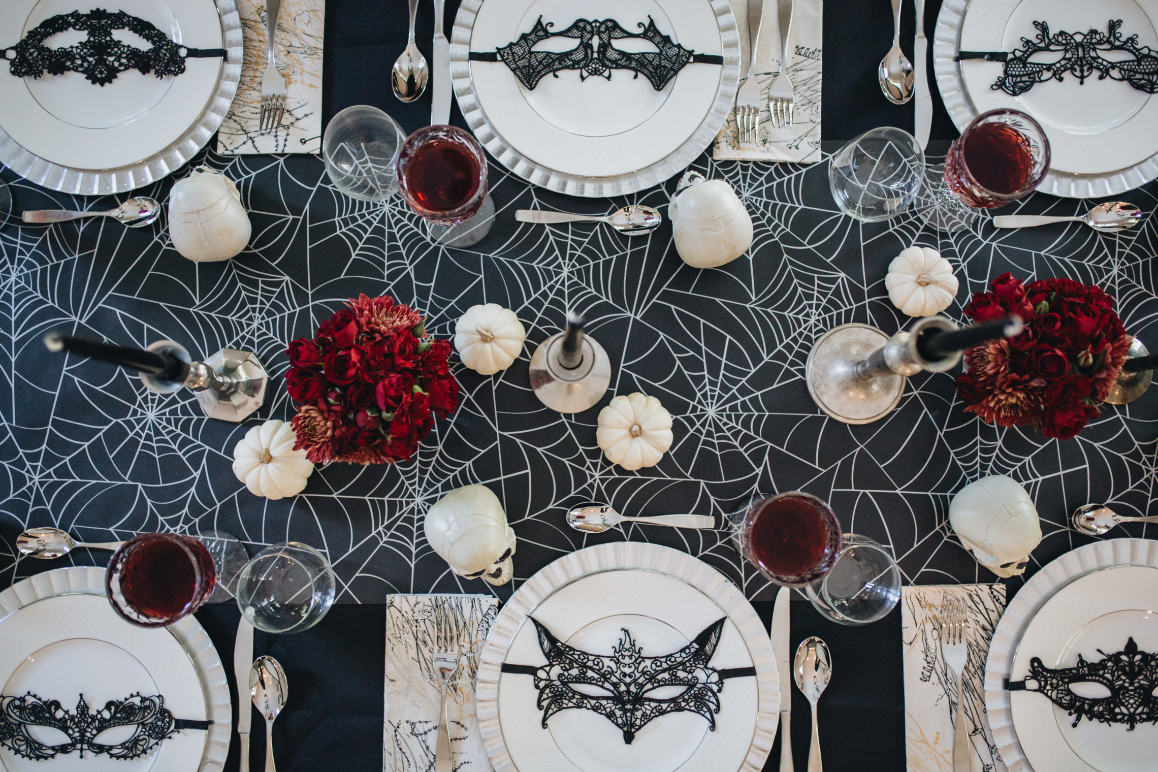 Elegant-Halloween-Red-Black-Tablescape-0V7A0546