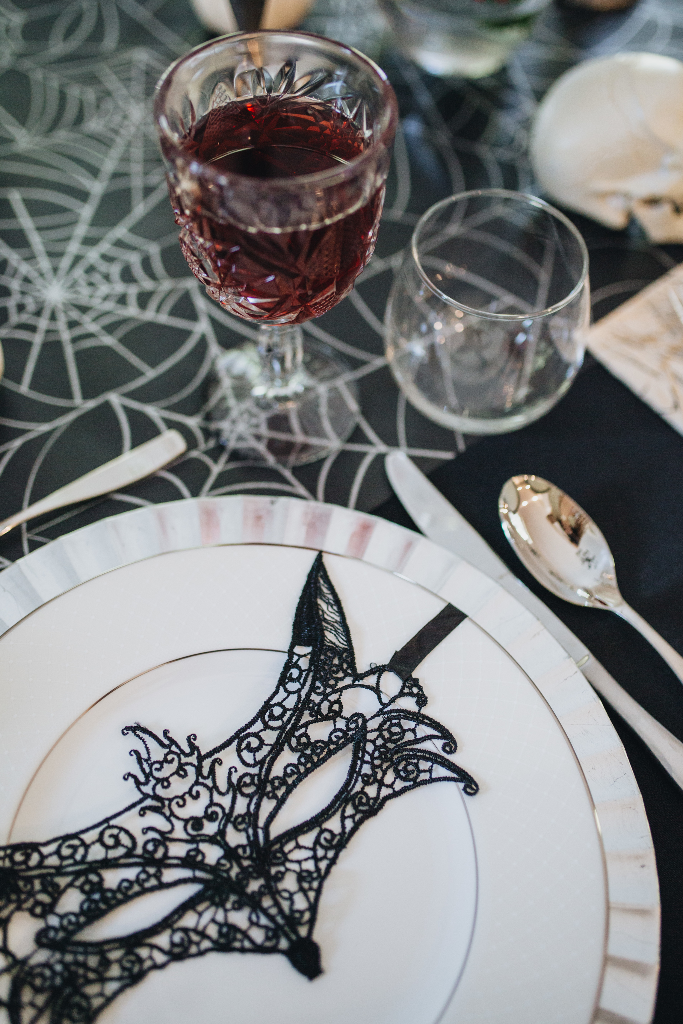 Elegant-Halloween-Red-Black-Tablescape