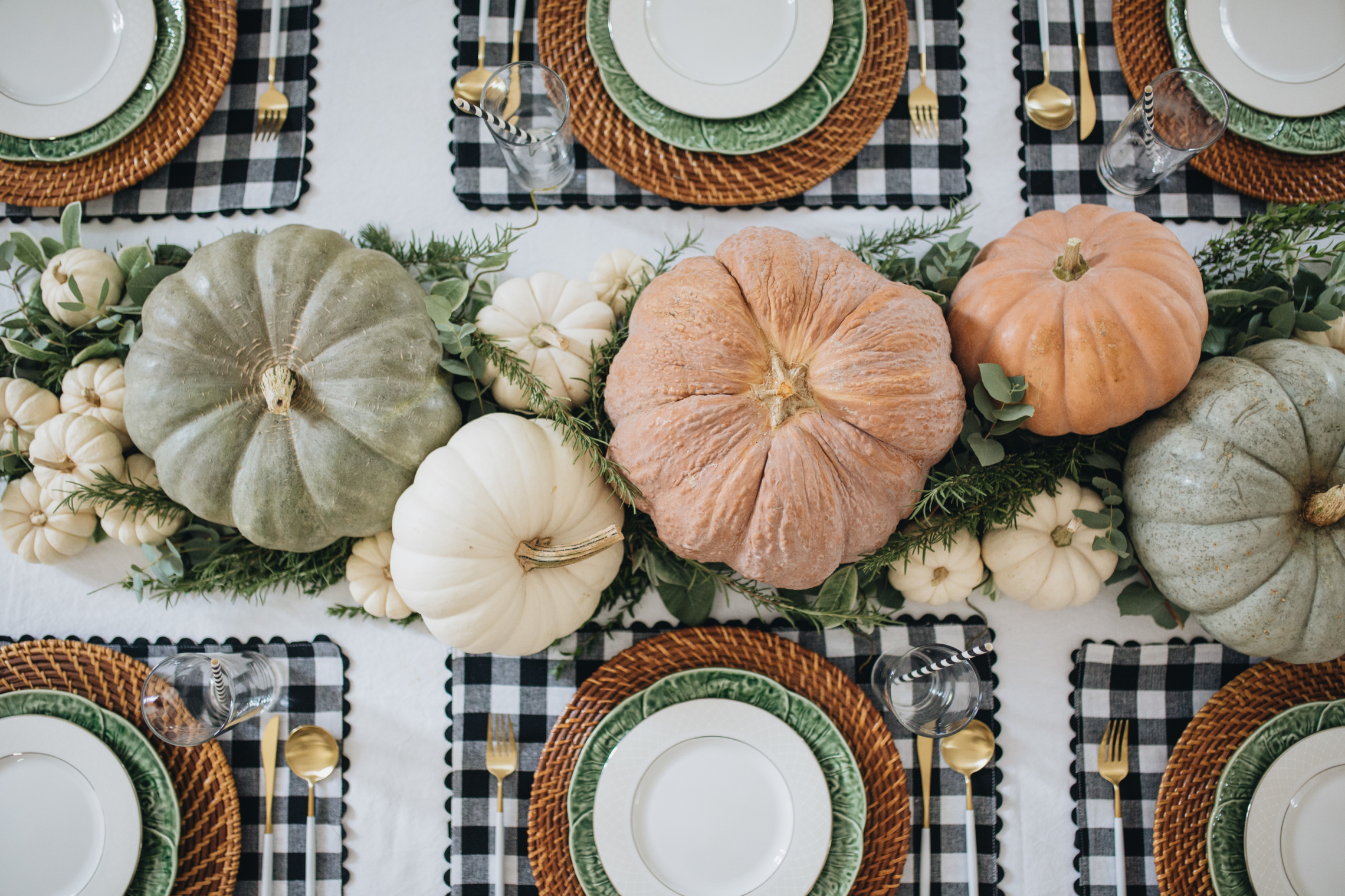 Fall-Neutral-Tablescape-Gingham-black&white-12