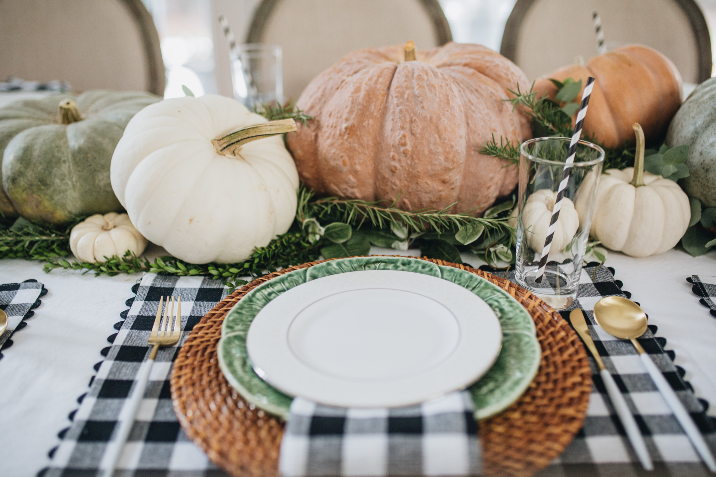 Fall-Neutral-Tablescape-Gingham-black&white-15