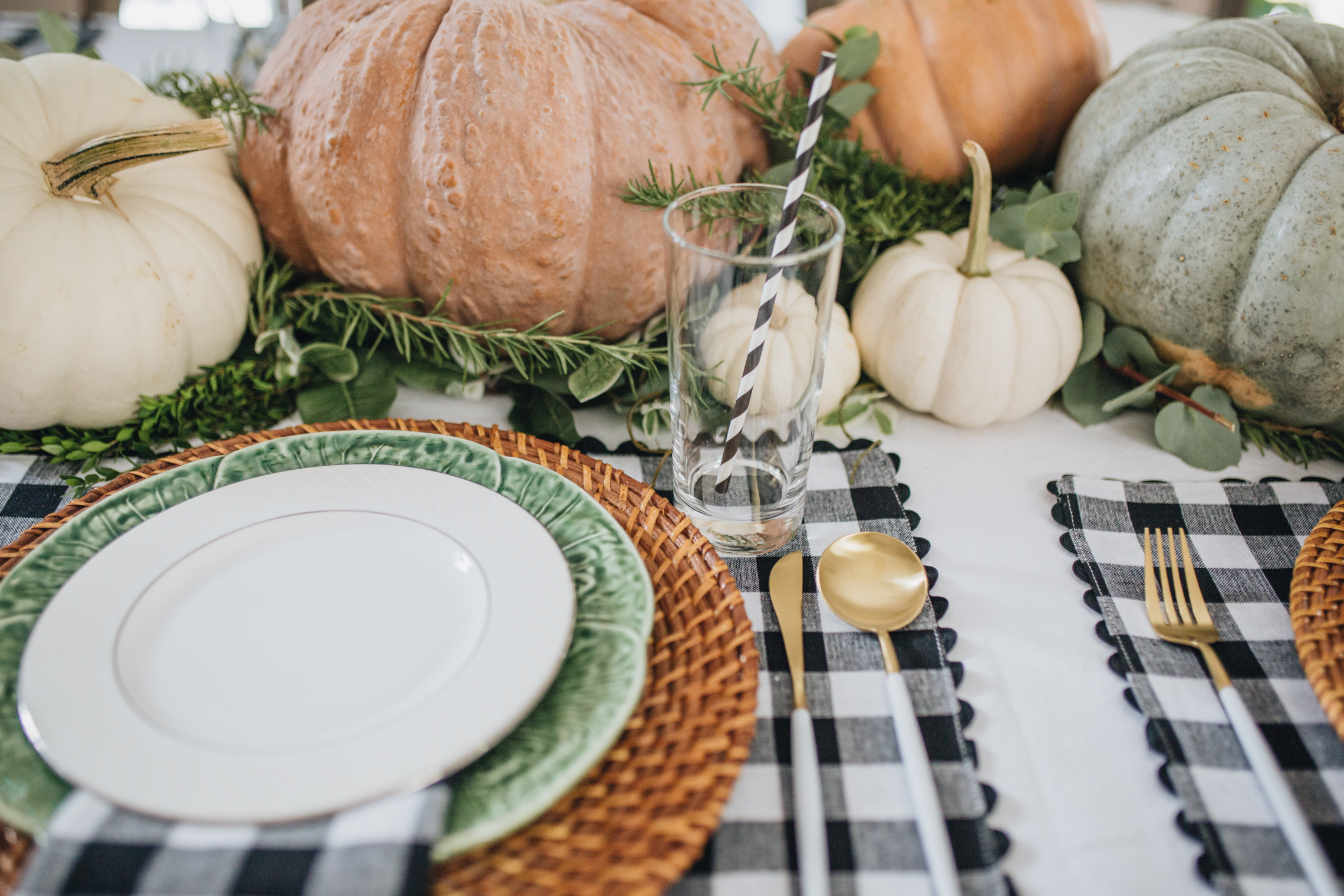 Fall-Neutral-Tablescape-Gingham-black&white-16