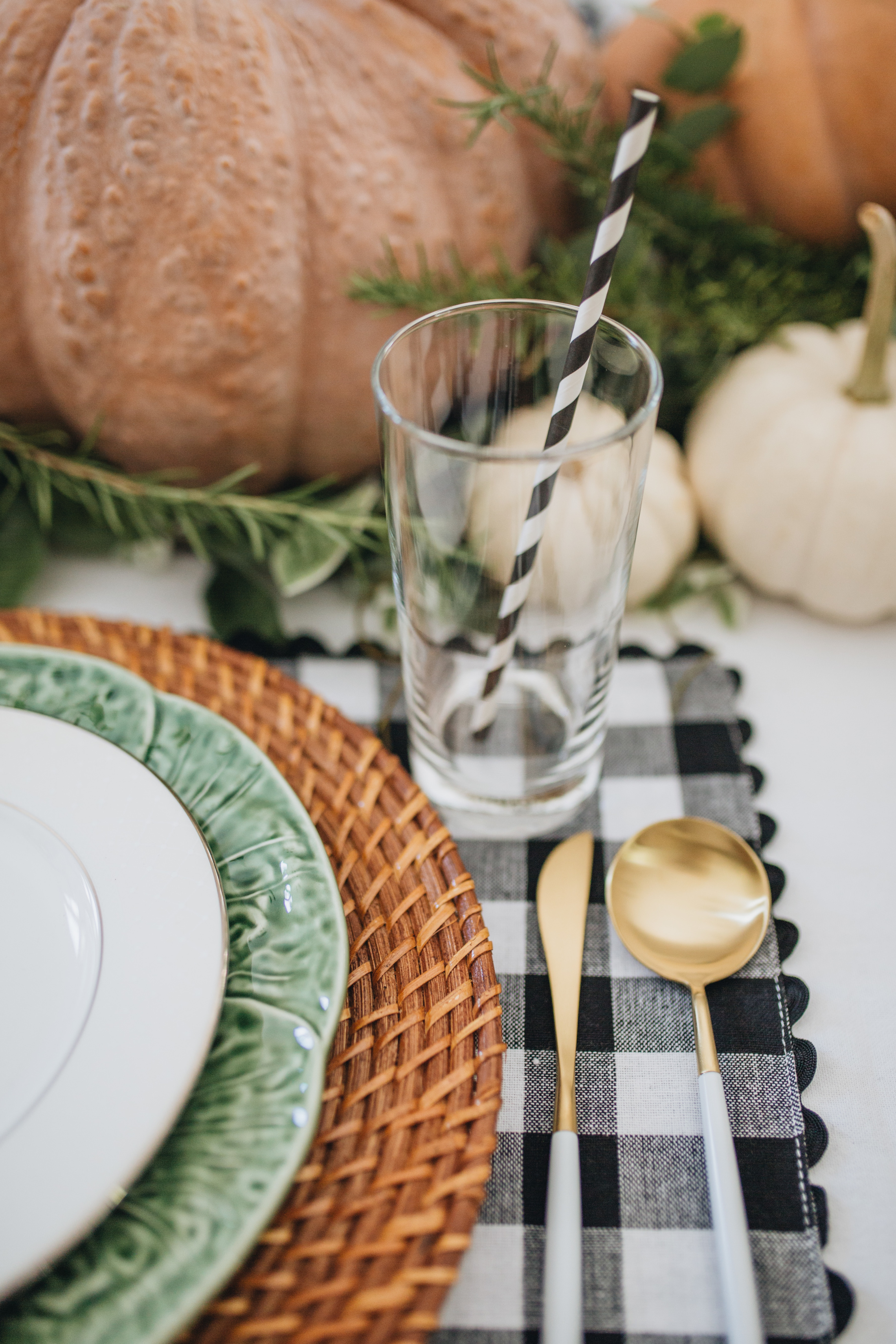 Fall-Neutral-Tablescape-Gingham-black&white-8