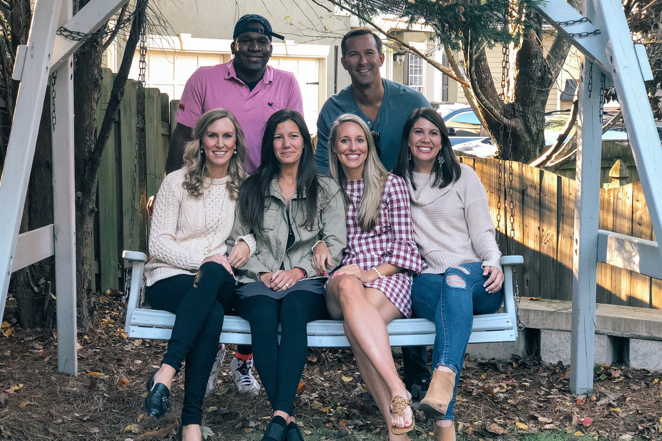Friendsgiving-Friends-Gathering