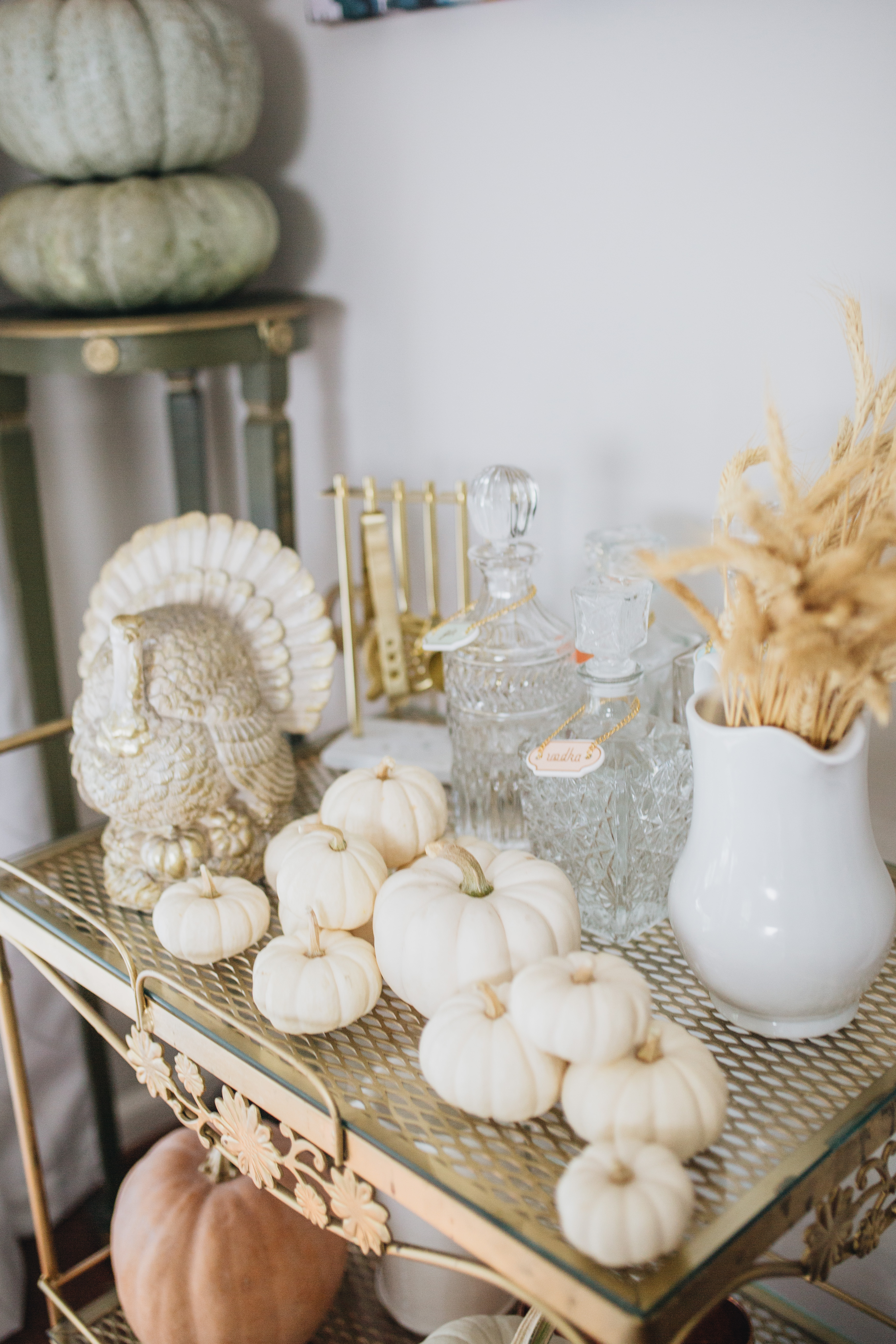 Thanksgiving-Harvest-Tablescape-Design-Fall-Ghost-Pumpkins