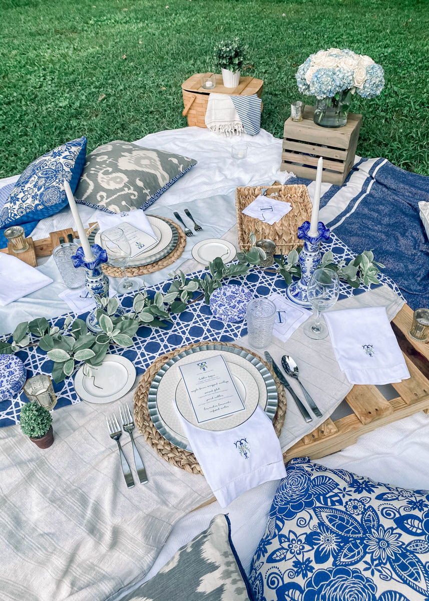 Pallet-Picnic-Backyard-Date-Night-Dinner-4