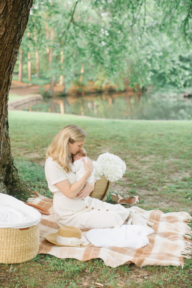 Atlanta-Blogger-Photographer-Duck-Pond-Newborn-Picnic-8-Peachfully-Chic
